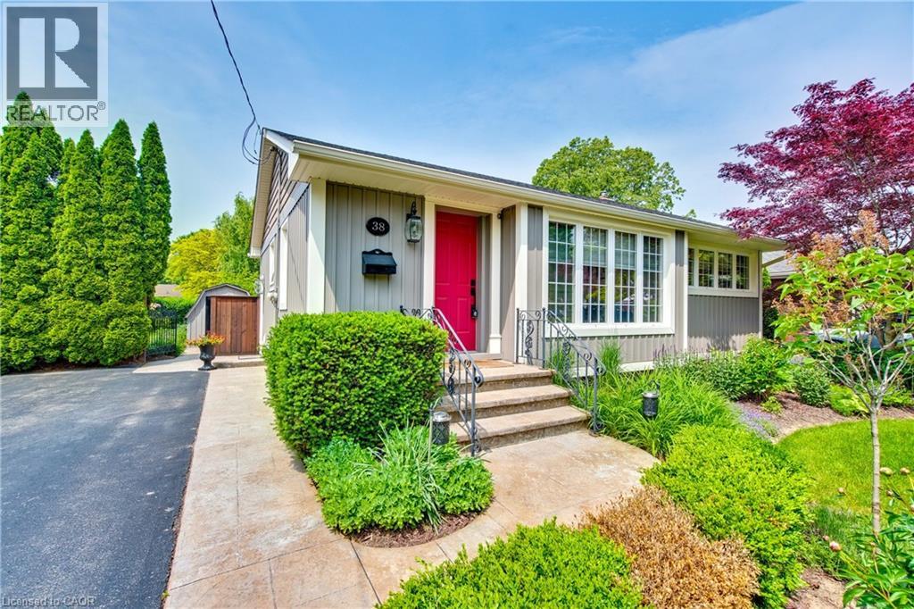 38 Albany Drive, St. Catharines, Ontario  L2N 3T5 - Photo 3 - 40773848