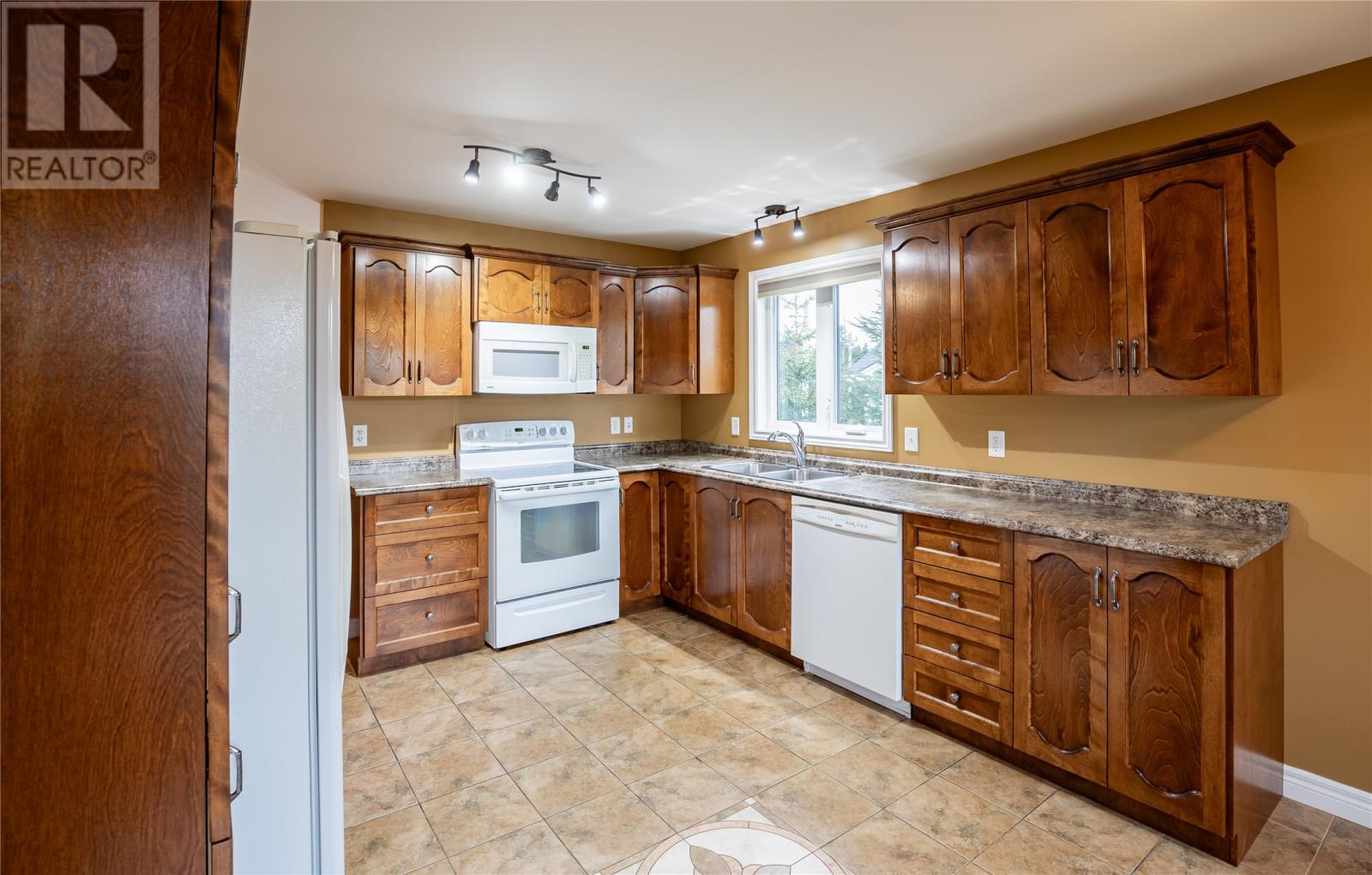 1800 Topsail Road, Paradise, Newfoundland & Labrador  A1L 1Y7 - Photo 8 - 1290830