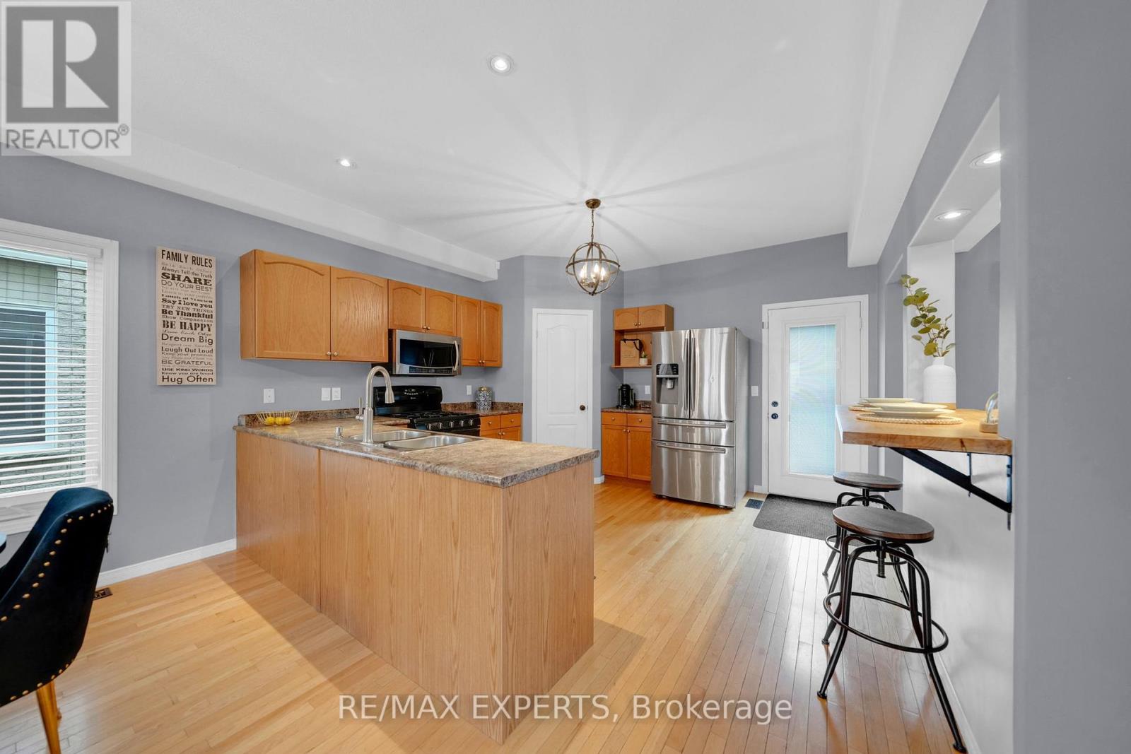 79 Shephard Avenue, New Tecumseth, Ontario  L9R 2G3 - Photo 11 - N12420685