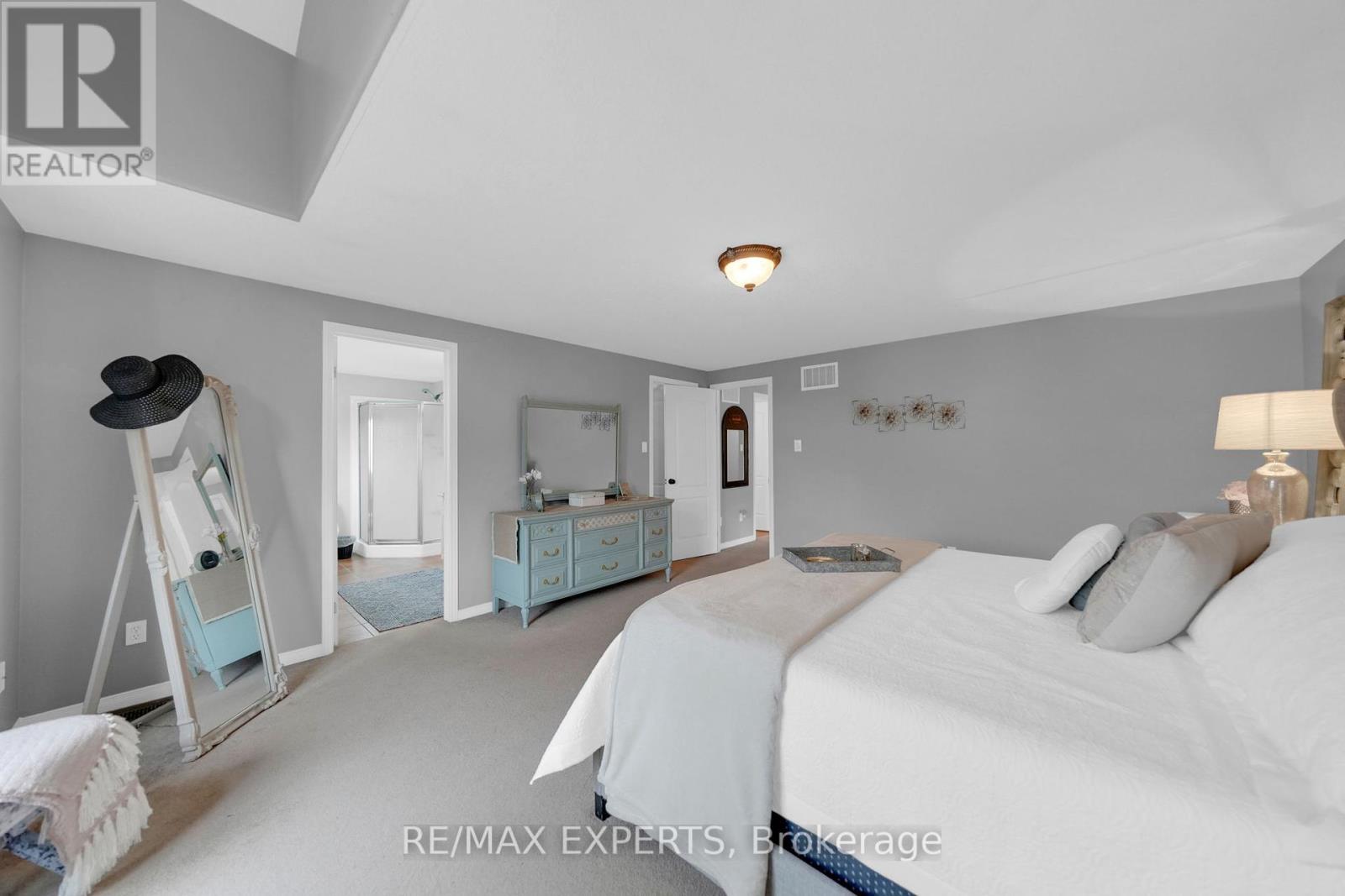 79 Shephard Avenue, New Tecumseth, Ontario  L9R 2G3 - Photo 26 - N12420685