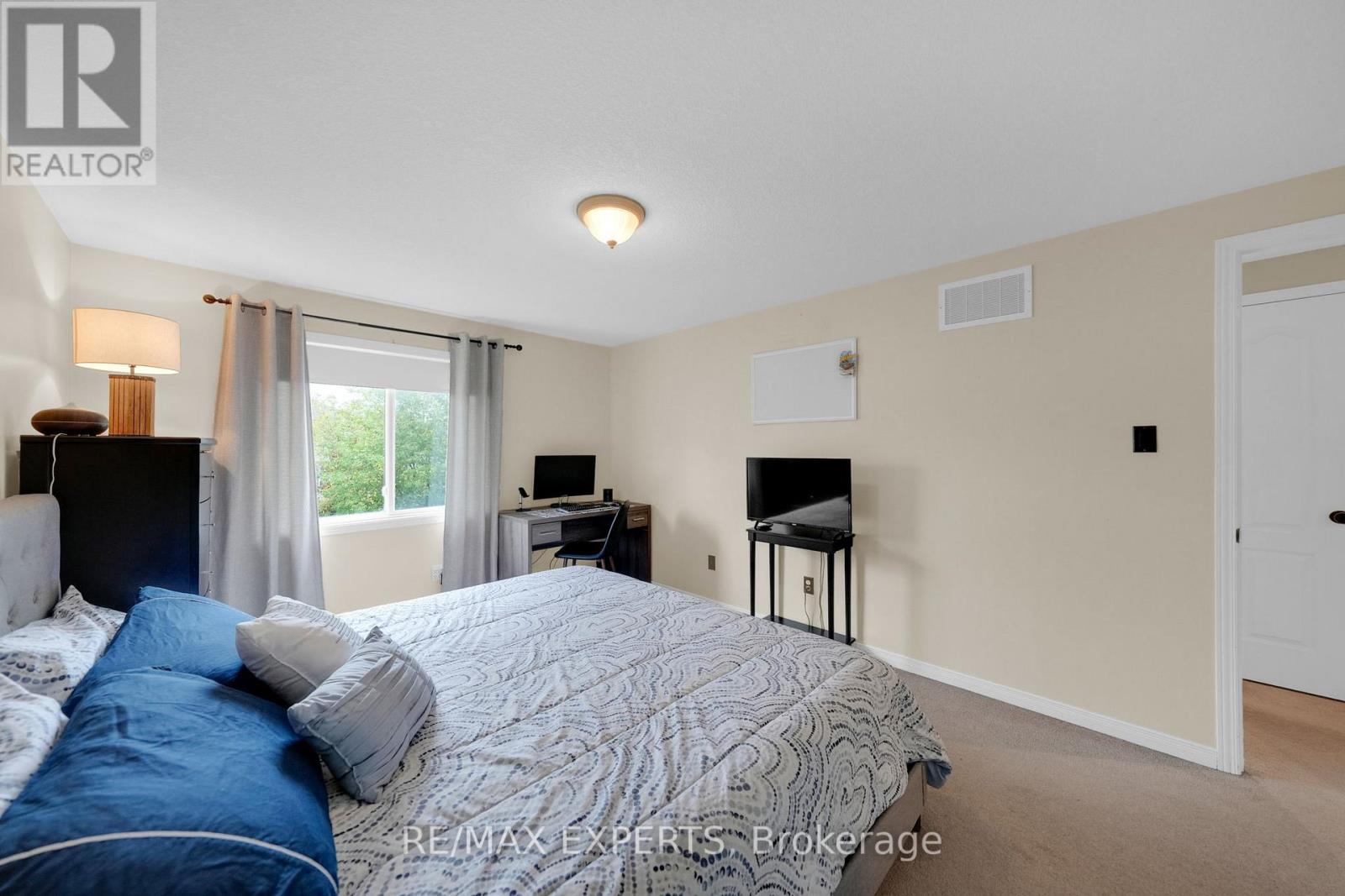 79 Shephard Avenue, New Tecumseth, Ontario  L9R 2G3 - Photo 31 - N12420685