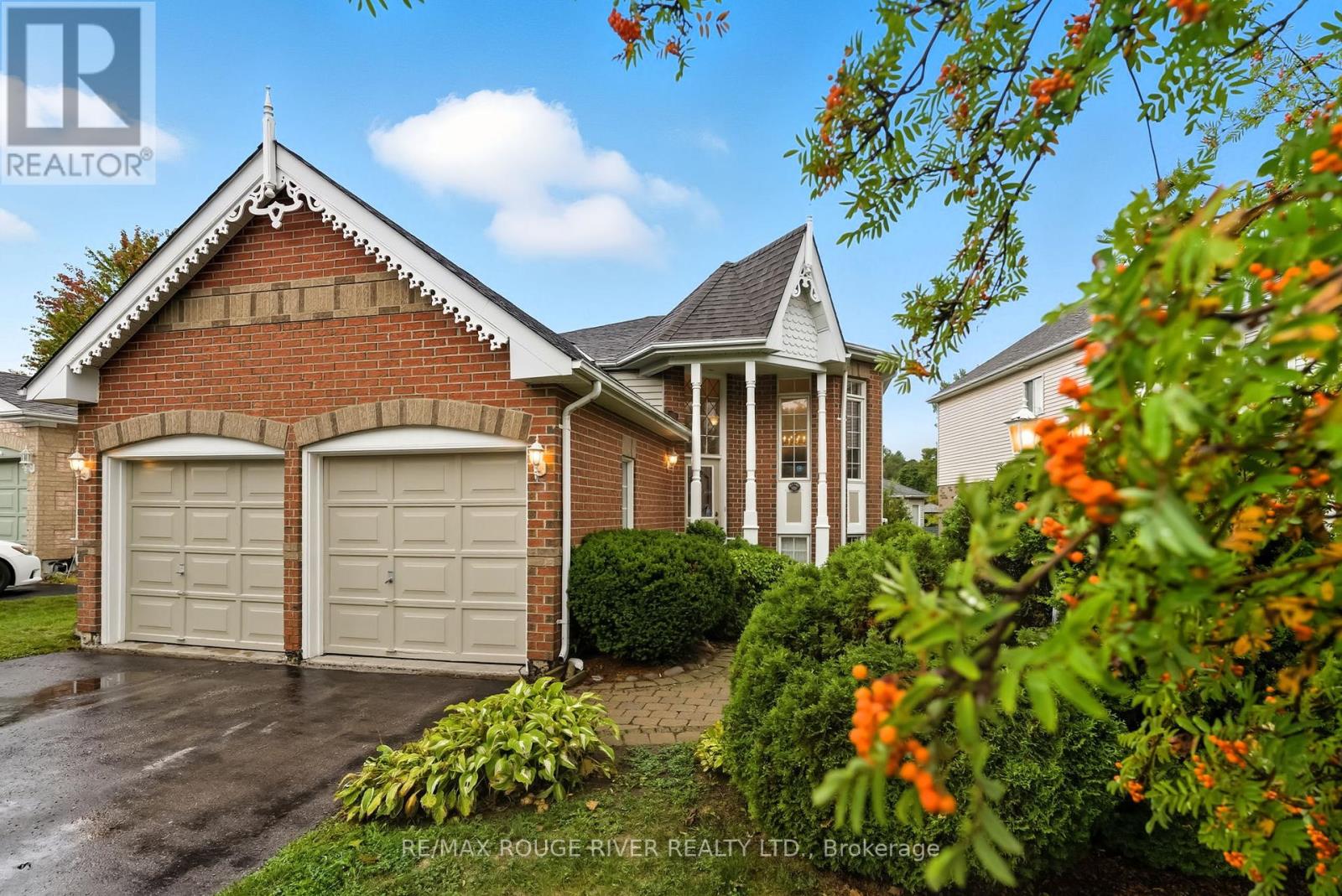 1050 Ridgemount Boulevard, Oshawa, Ontario  L1K 2K7 - Photo 1 - E12428765