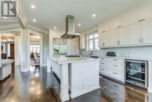 962 Fredonia Drive, Mississauga, Ontario  L5C 2W4 - Photo 8 - W12428138