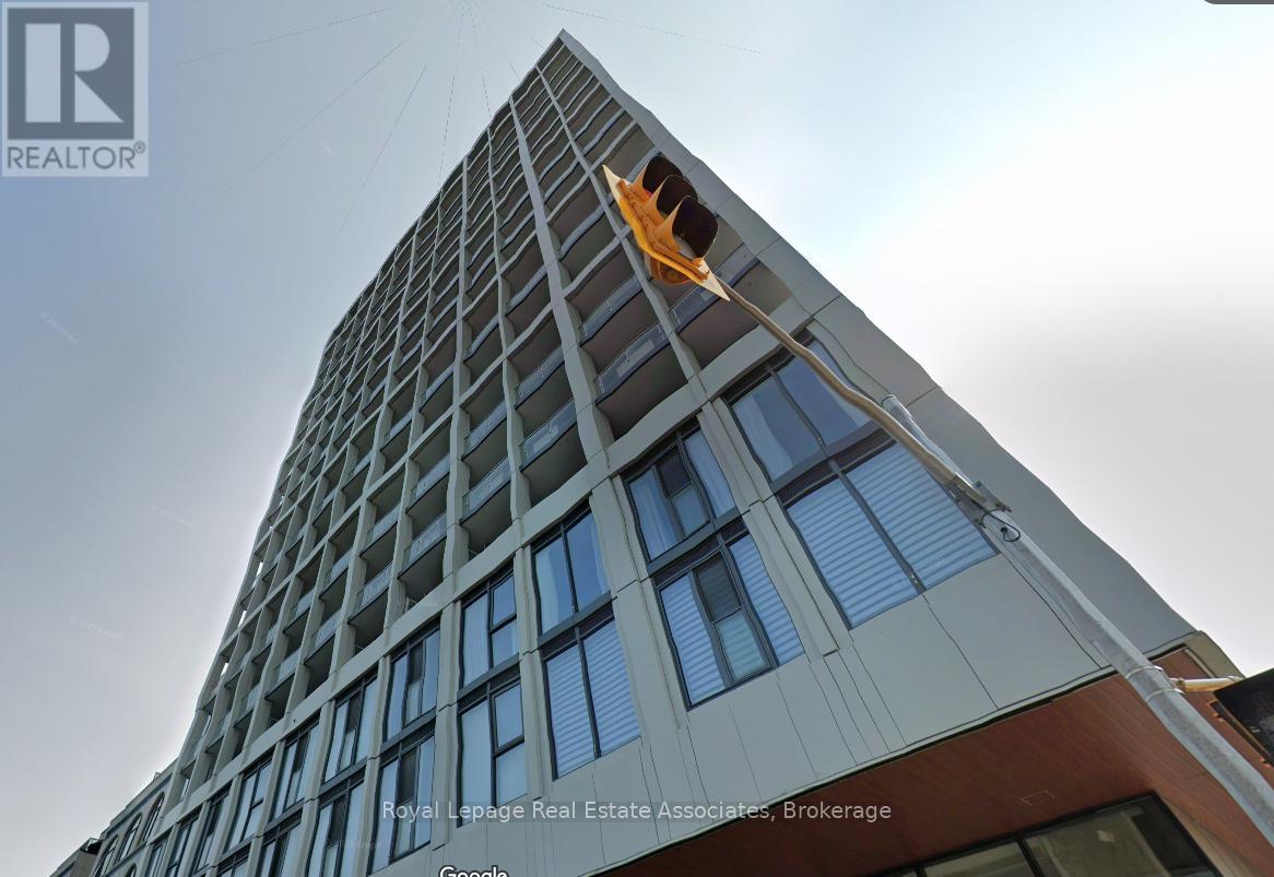 211 - 2020 Bathurst Street, Toronto (Humewood-Cedarvale), Ontario  M5P 0A6 - Photo 1 - C12393157