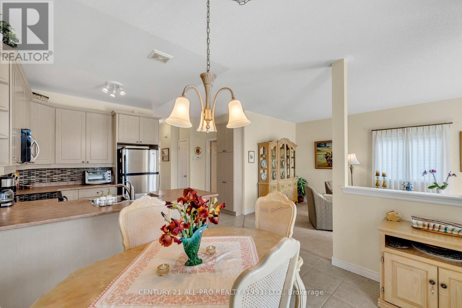 745 Prince Of Wales Drive, Cobourg, Ontario  K9A 5X9 - Photo 11 - X12428810