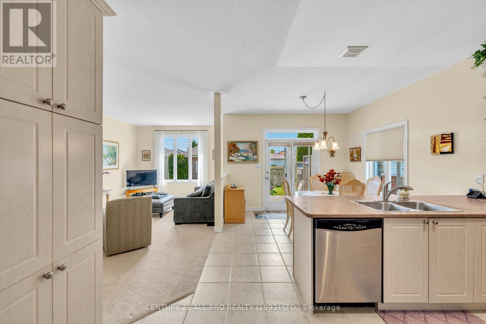 745 Prince Of Wales Drive, Cobourg, Ontario  K9A 5X9 - Photo 4 - X12428810