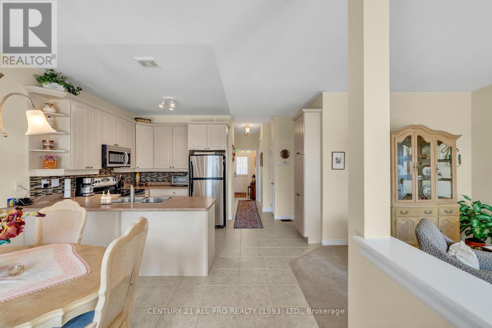 745 Prince Of Wales Drive, Cobourg, Ontario  K9A 5X9 - Photo 7 - X12428810