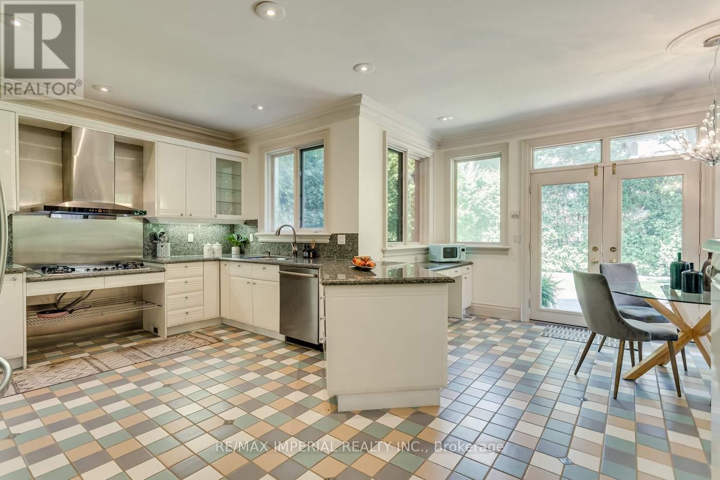270 Spring Garden Avenue, Toronto, Ontario  M2N 3G9 - Photo 15 - C12428627