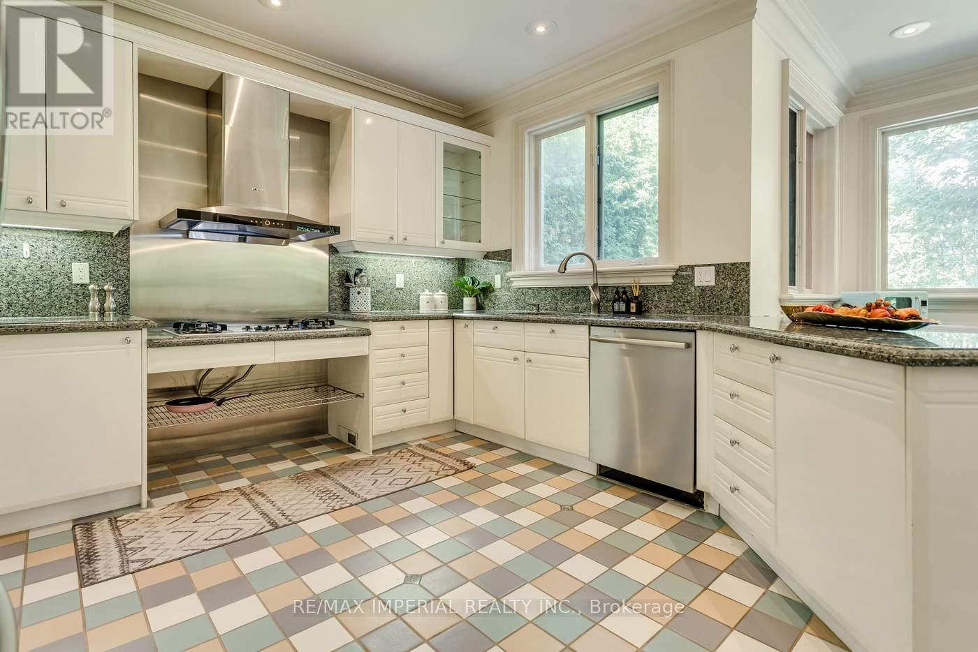 270 Spring Garden Avenue, Toronto, Ontario  M2N 3G9 - Photo 19 - C12428627