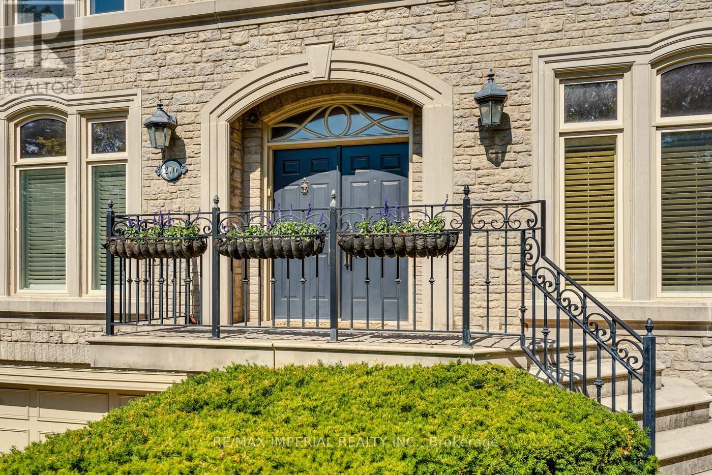 270 Spring Garden Avenue, Toronto, Ontario  M2N 3G9 - Photo 2 - C12428627