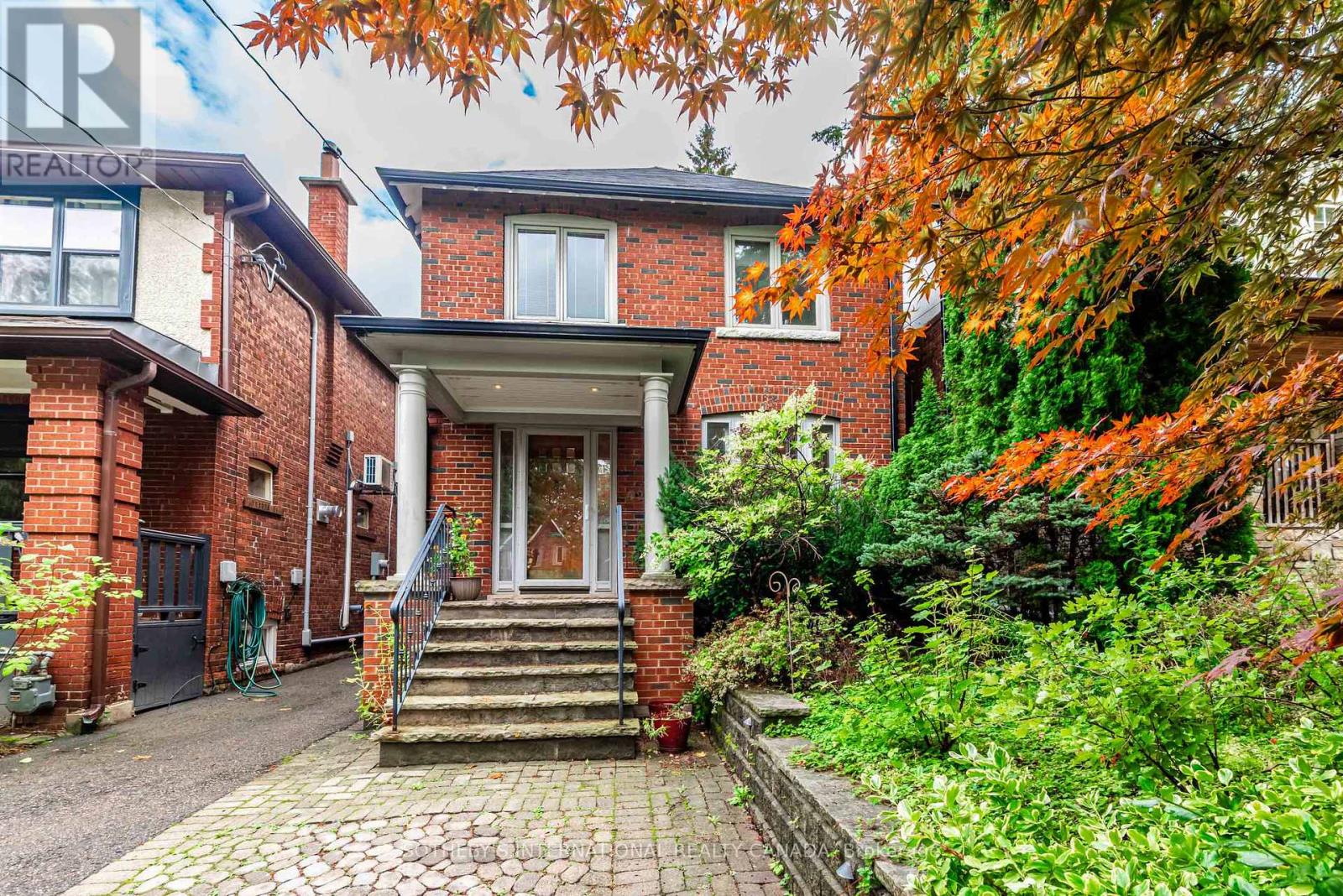 421 ST CLAIR AVENUE E, Toronto, Ontario