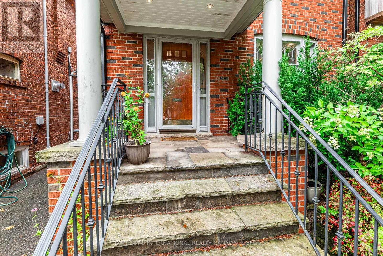 421 St Clair Avenue E, Toronto, Ontario  M4T 1P6 - Photo 4 - C12428629