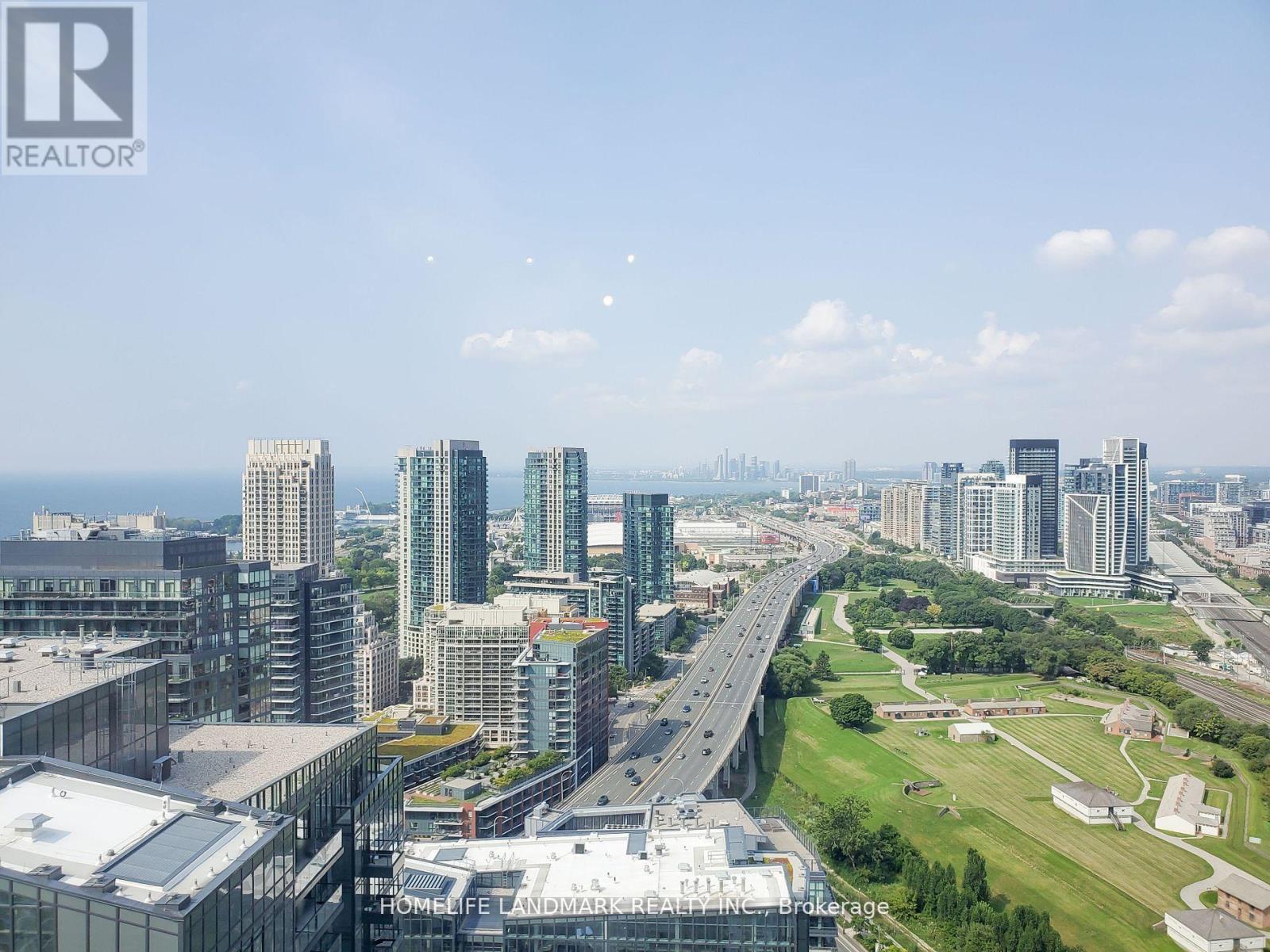 4206 - 85 Queens Wharf Road, Toronto, Ontario  M5V 0J9 - Photo 10 - C12428652