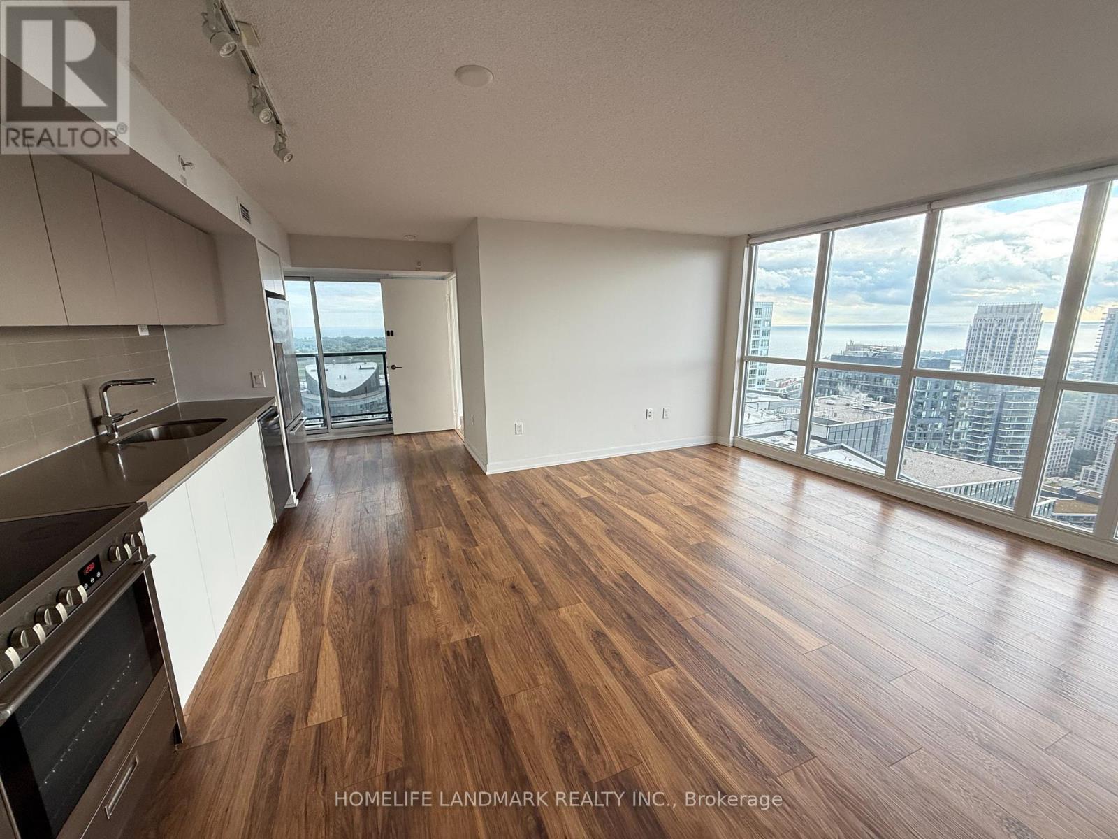 4206 - 85 Queens Wharf Road, Toronto, Ontario  M5V 0J9 - Photo 2 - C12428652
