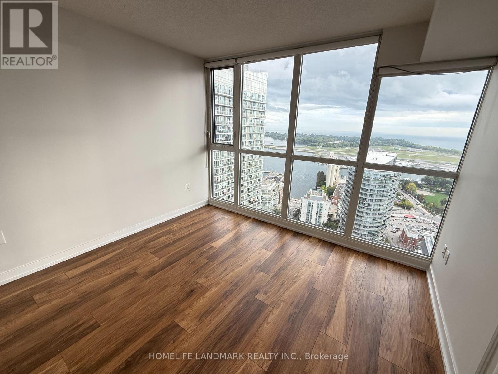 4206 - 85 Queens Wharf Road, Toronto, Ontario  M5V 0J9 - Photo 5 - C12428652