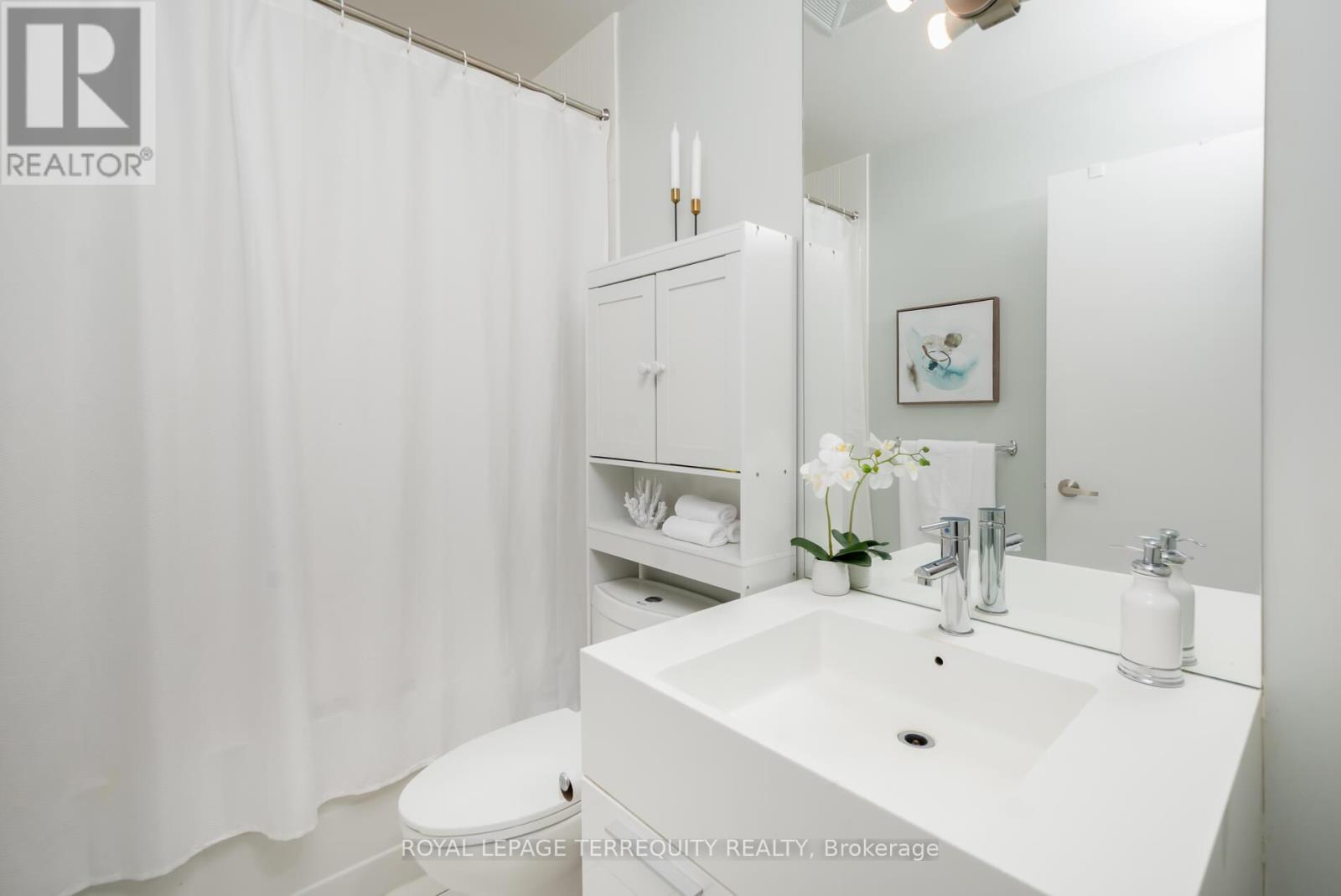 303 - 25 Capreol Court, Toronto, Ontario  M5V 3Z7 - Photo 26 - C12428661