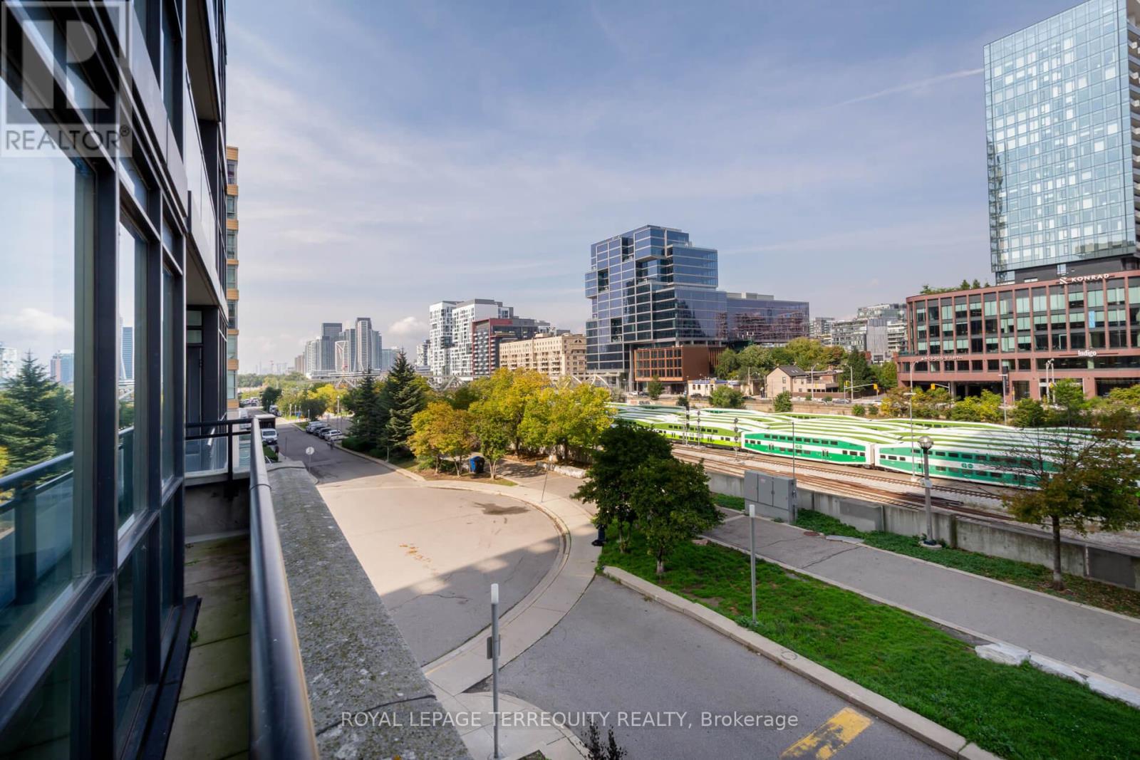 303 - 25 Capreol Court, Toronto, Ontario  M5V 3Z7 - Photo 32 - C12428661