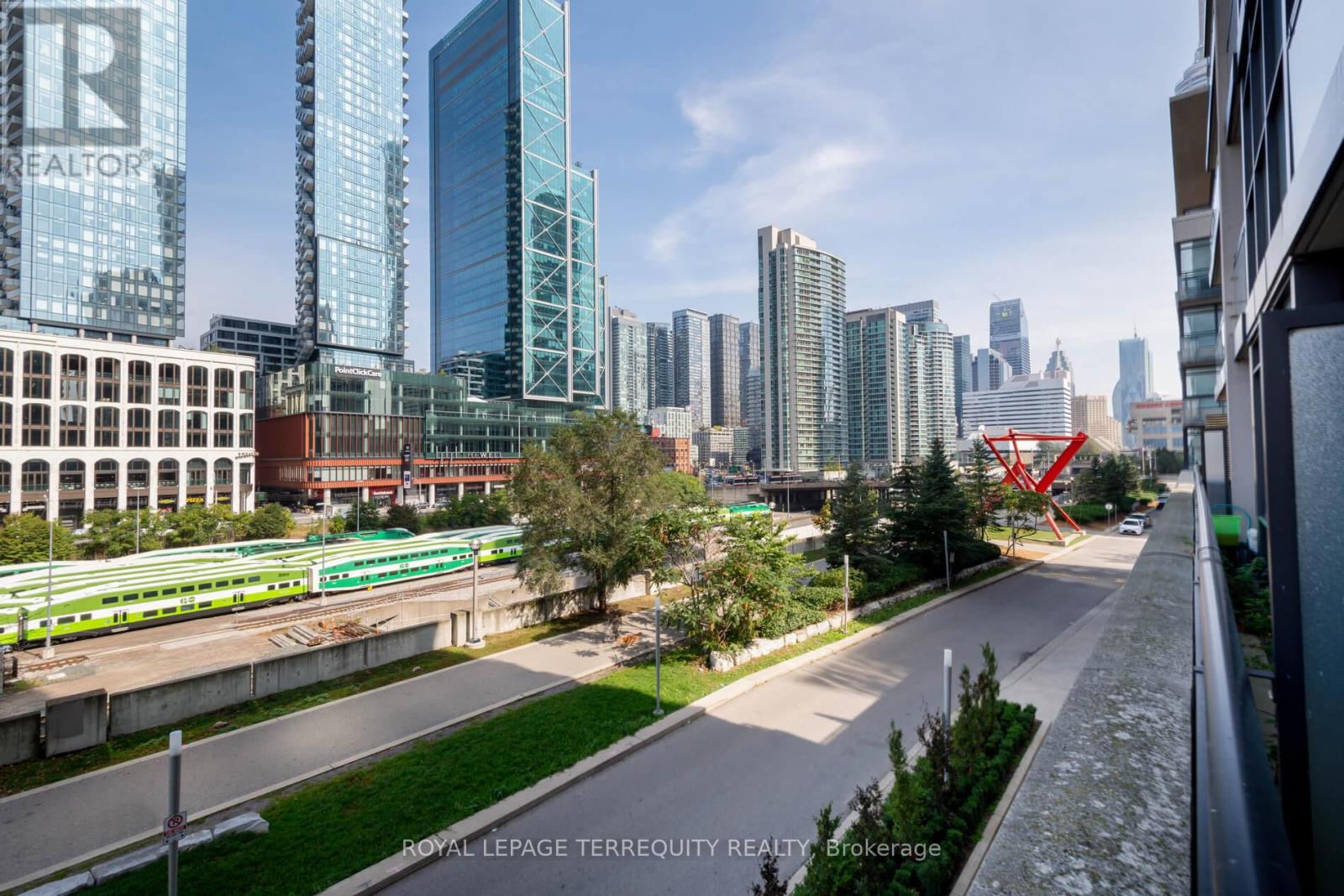 303 - 25 Capreol Court, Toronto, Ontario  M5V 3Z7 - Photo 33 - C12428661