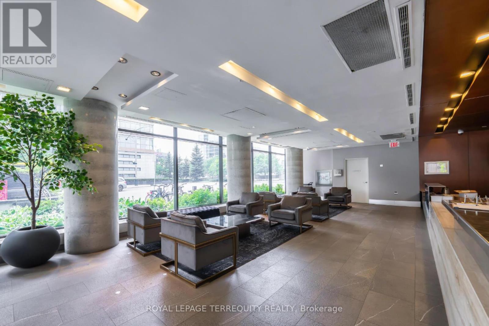 303 - 25 Capreol Court, Toronto, Ontario  M5V 3Z7 - Photo 4 - C12428661