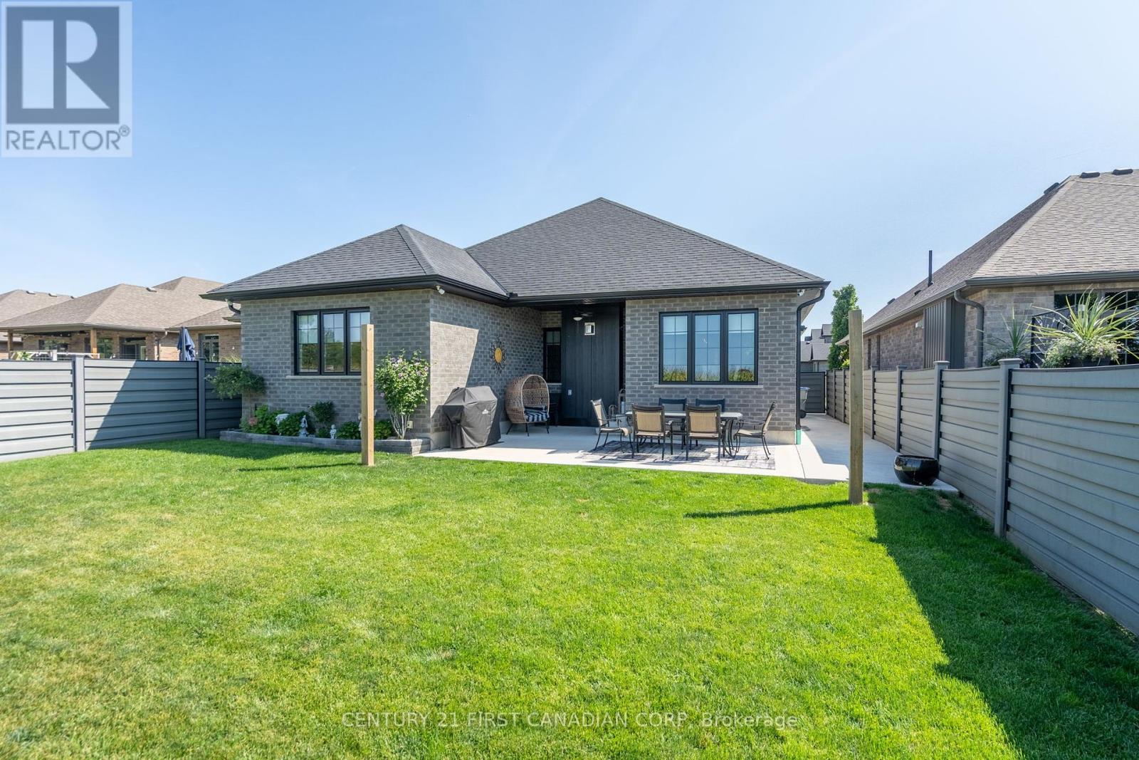 161 Collins Way, Strathroy-Caradoc, Ontario  N7G 3H3 - Photo 36 - X12428672