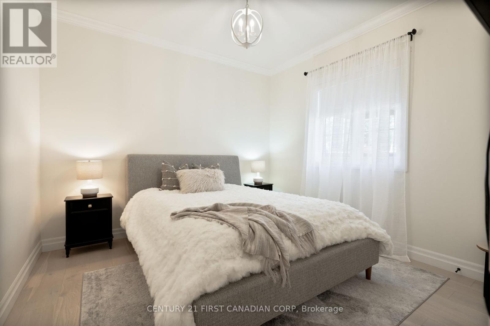 161 Collins Way, Strathroy-Caradoc, Ontario  N7G 3H3 - Photo 8 - X12428672
