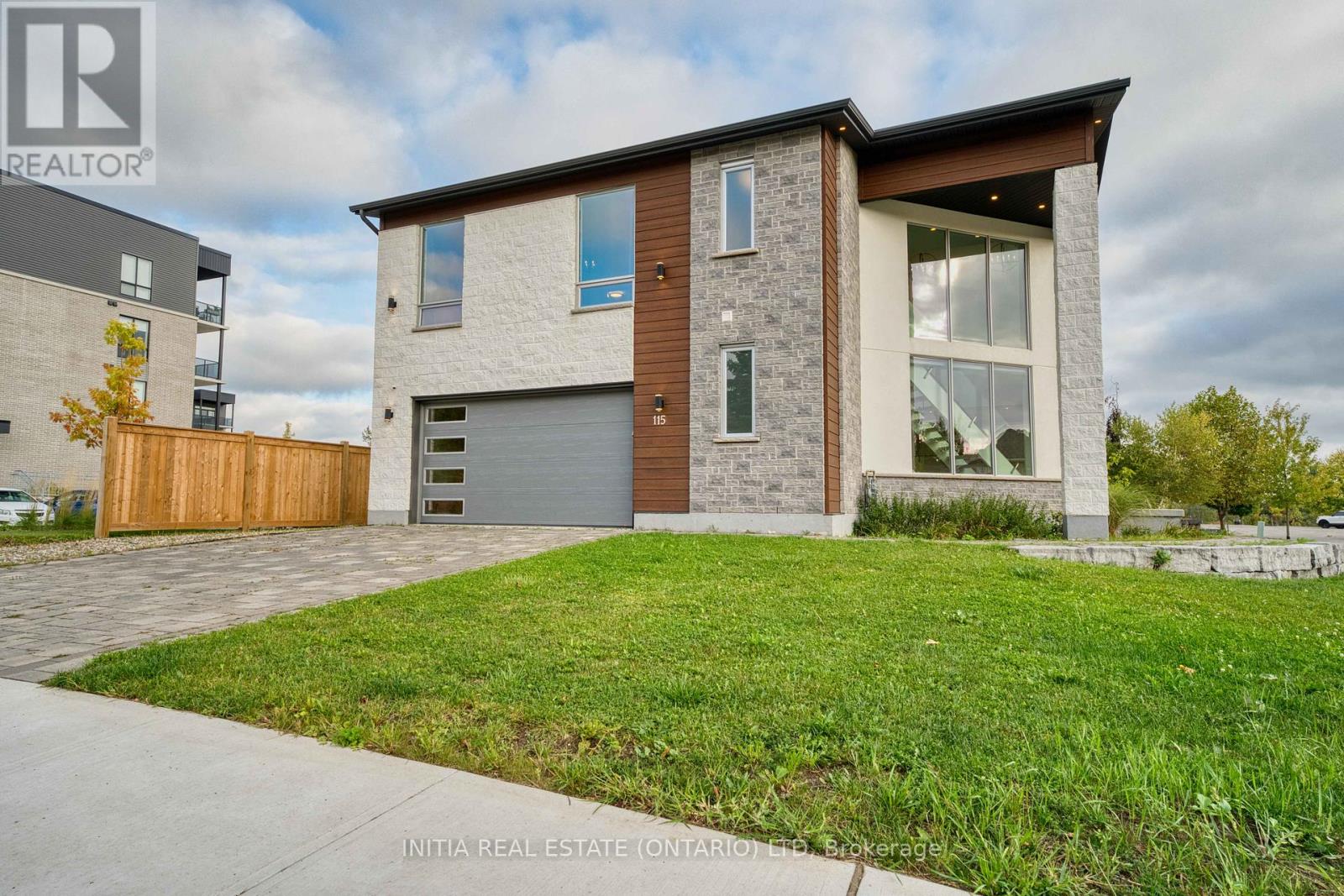 115 SOUTH CARRIAGE ROAD, London North, Ontario