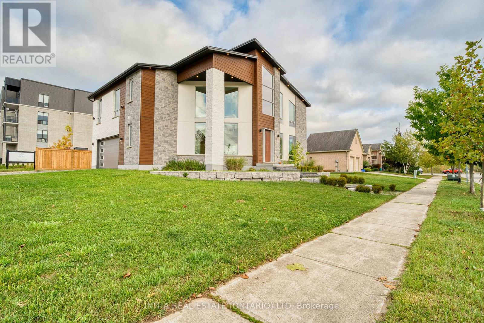 115 South Carriage Road, London North, Ontario  N6H 0C6 - Photo 2 - X12428701