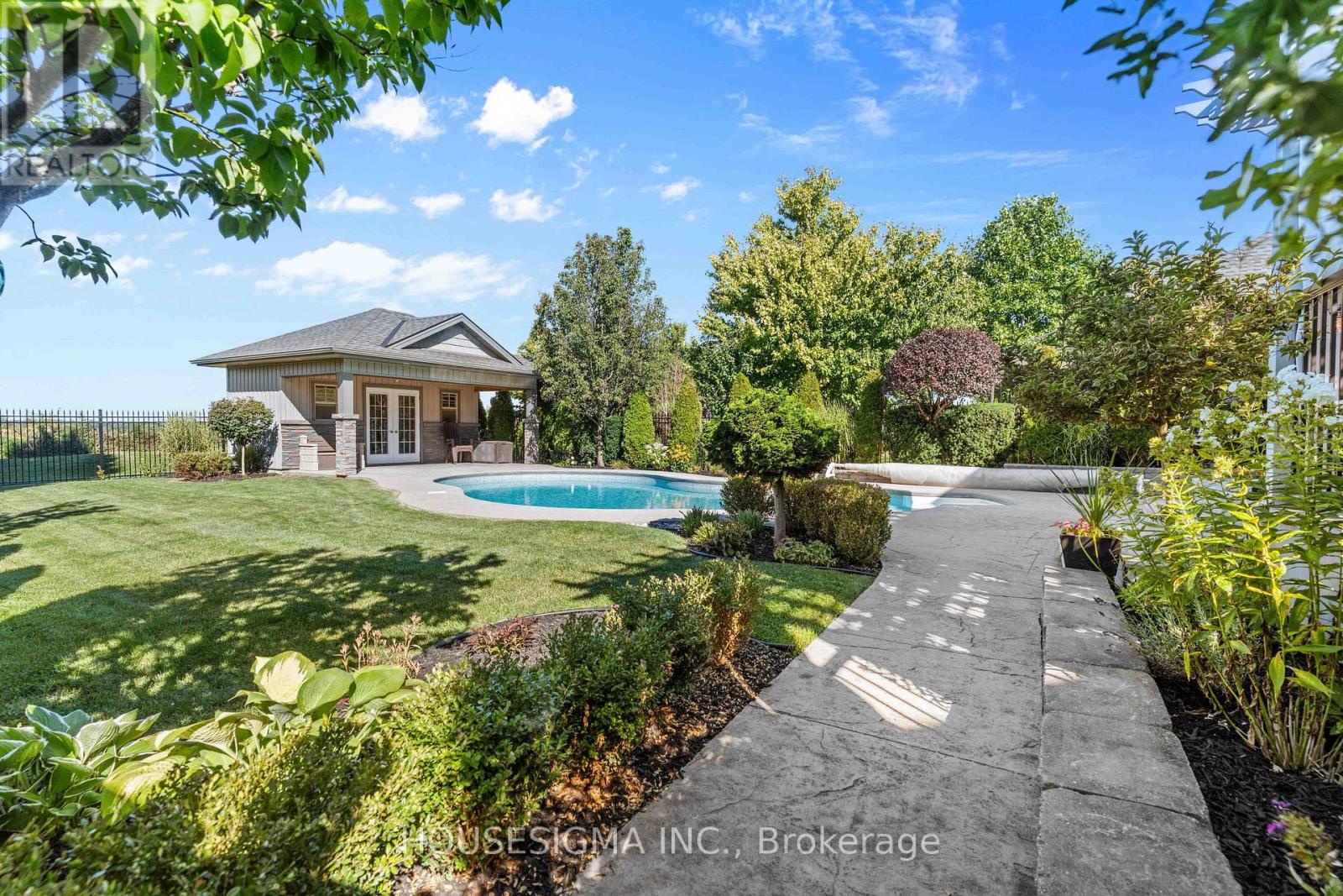 2203 Wickerson Road, London South, Ontario  N6K 0C3 - Photo 37 - X12428713