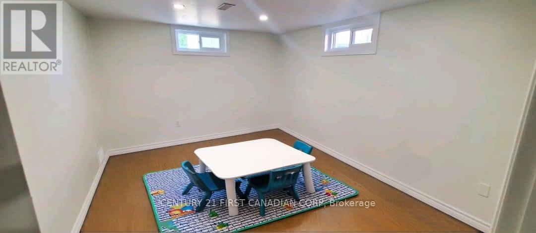 74 Kipling Avenue, London East, Ontario  N5V 1K2 - Photo 11 - X12428722