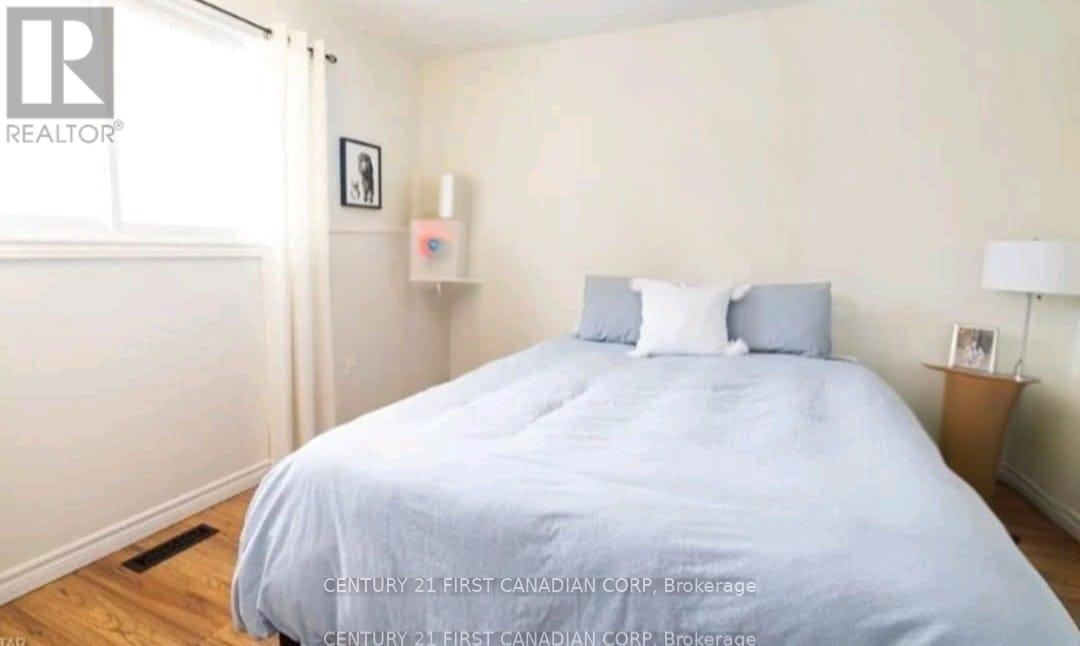 74 Kipling Avenue, London East, Ontario  N5V 1K2 - Photo 7 - X12428722