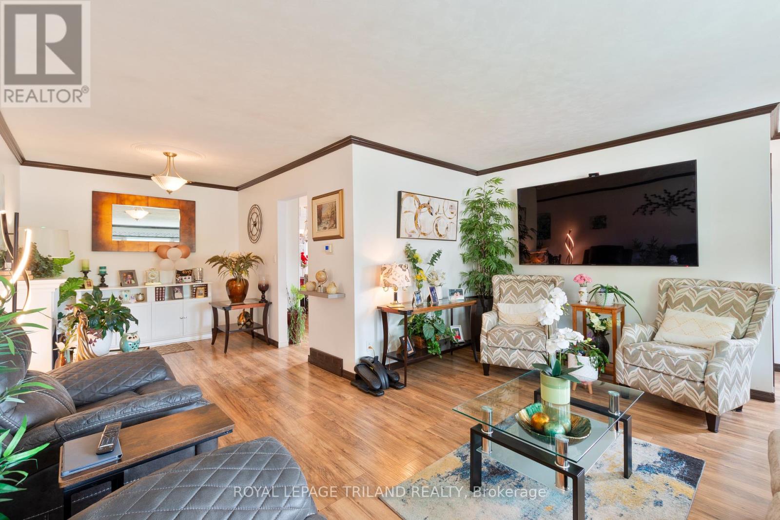 11 Gregory Place, St. Thomas, Ontario  N5R 4S4 - Photo 10 - X12428745