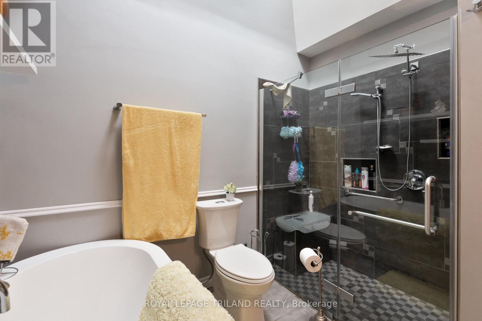 11 Gregory Place, St. Thomas, Ontario  N5R 4S4 - Photo 20 - X12428745