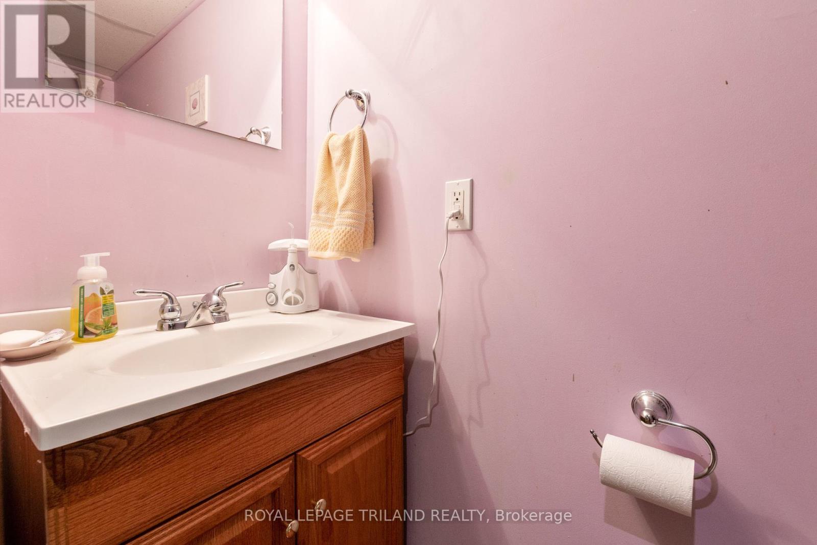 11 Gregory Place, St. Thomas, Ontario  N5R 4S4 - Photo 33 - X12428745