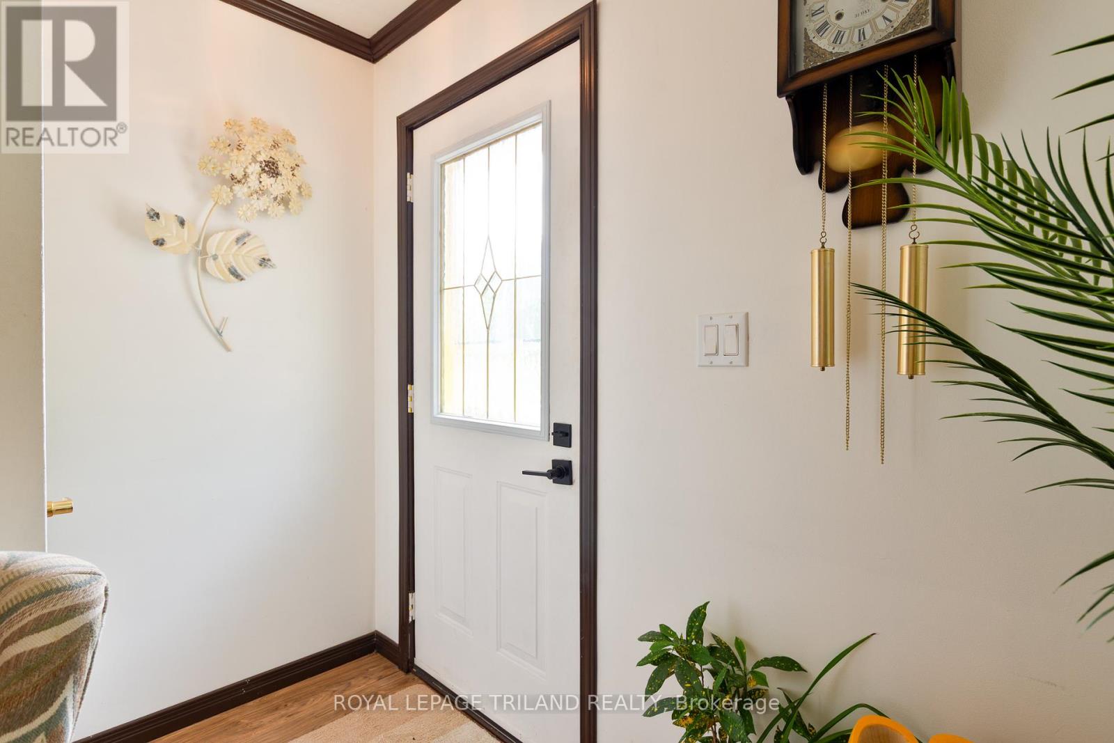 11 Gregory Place, St. Thomas, Ontario  N5R 4S4 - Photo 7 - X12428745