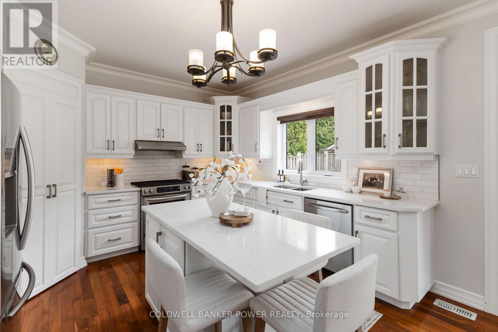 2098 Logans Run, London South, Ontario  N6K 0B3 - Photo 18 - X12428748