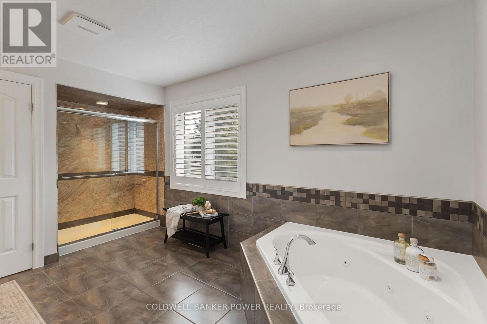 2098 Logans Run, London South, Ontario  N6K 0B3 - Photo 27 - X12428748