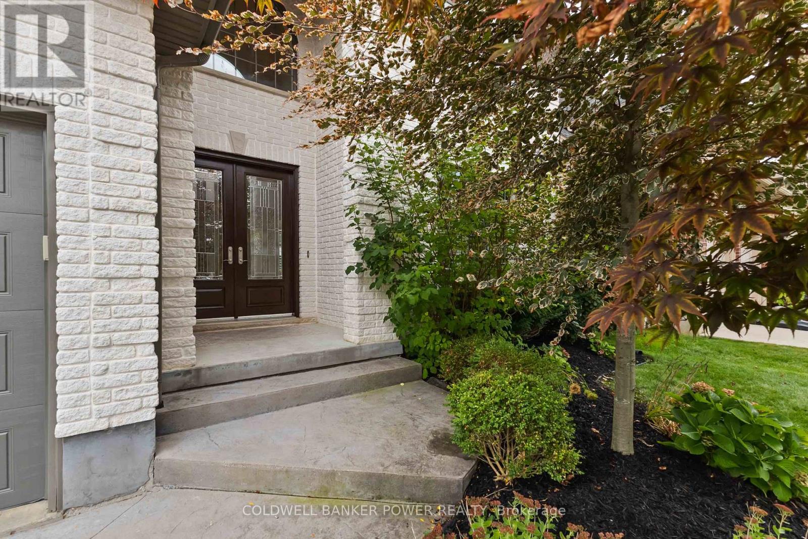 2098 Logans Run, London South, Ontario  N6K 0B3 - Photo 3 - X12428748