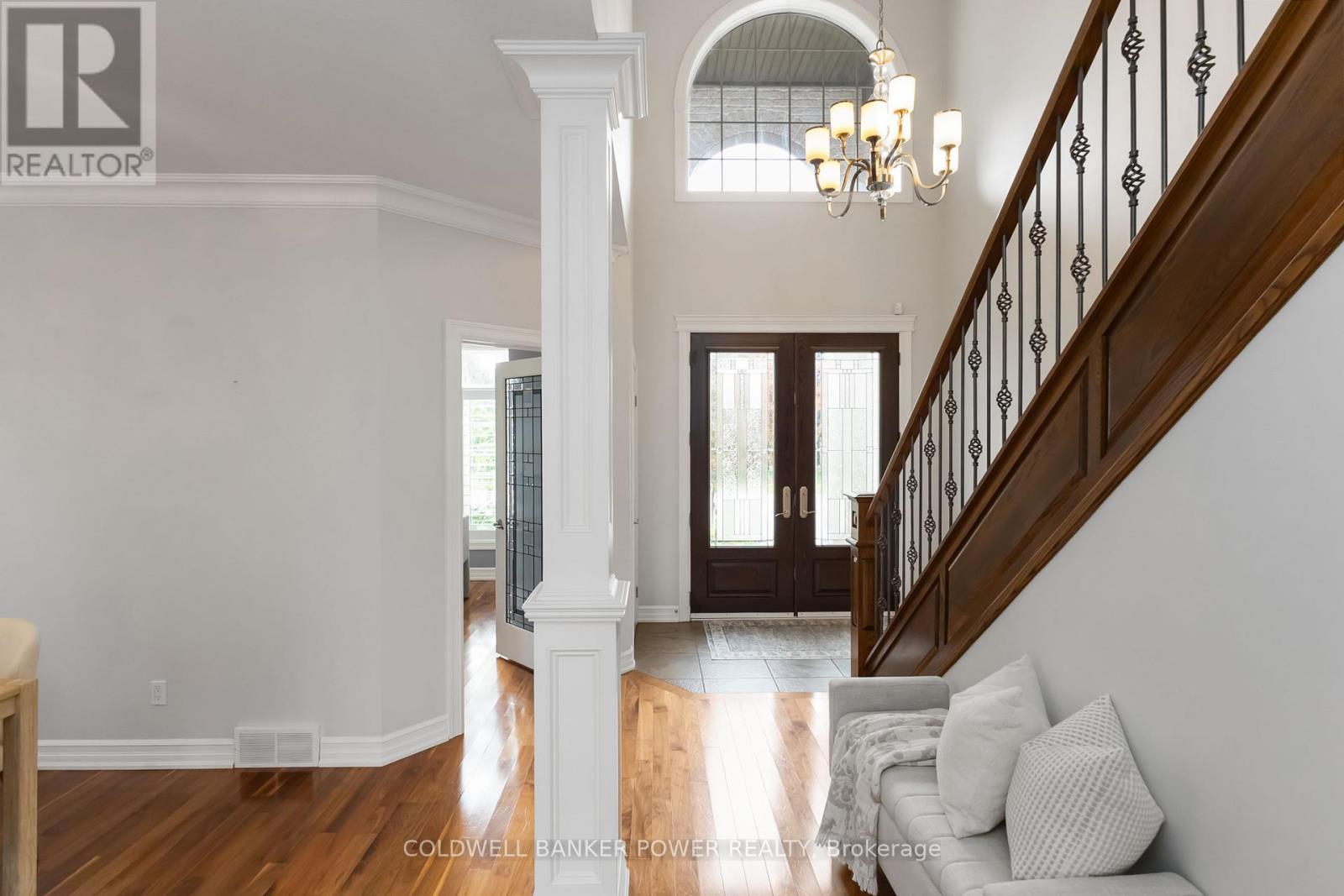 2098 Logans Run, London South, Ontario  N6K 0B3 - Photo 5 - X12428748