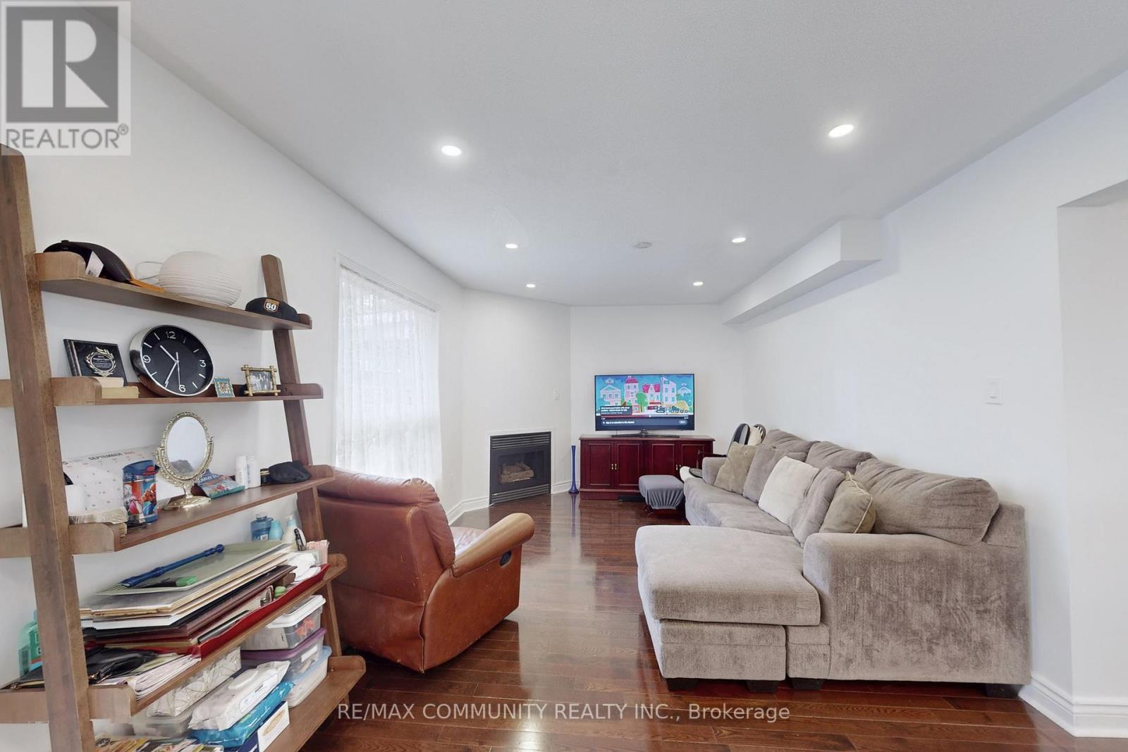 71 Hibbard Drive, Ajax, Ontario  L1Z 1J8 - Photo 13 - E12428582