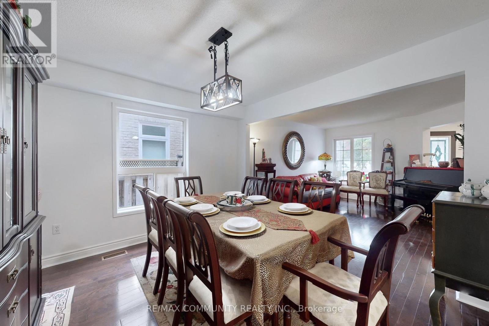 71 Hibbard Drive, Ajax, Ontario  L1Z 1J8 - Photo 8 - E12428582