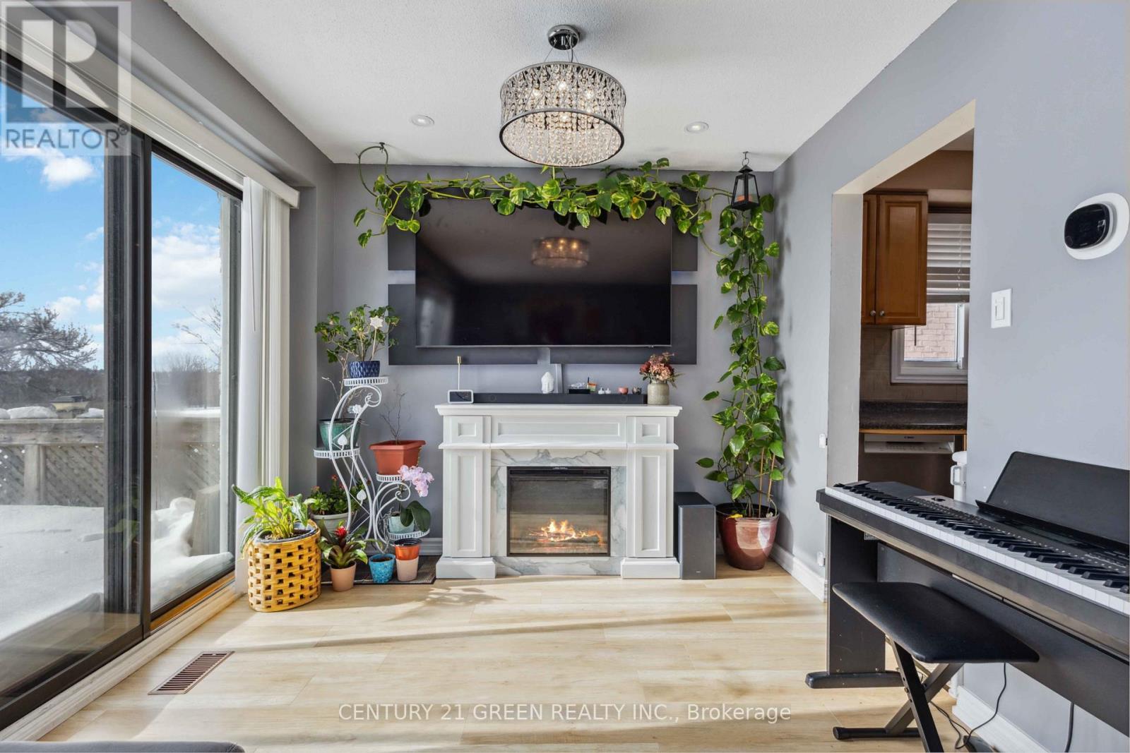 Main & 2nd Floor - 662 Grandview Drive, Oshawa, Ontario  L1H 8J3 - Photo 12 - E12428610