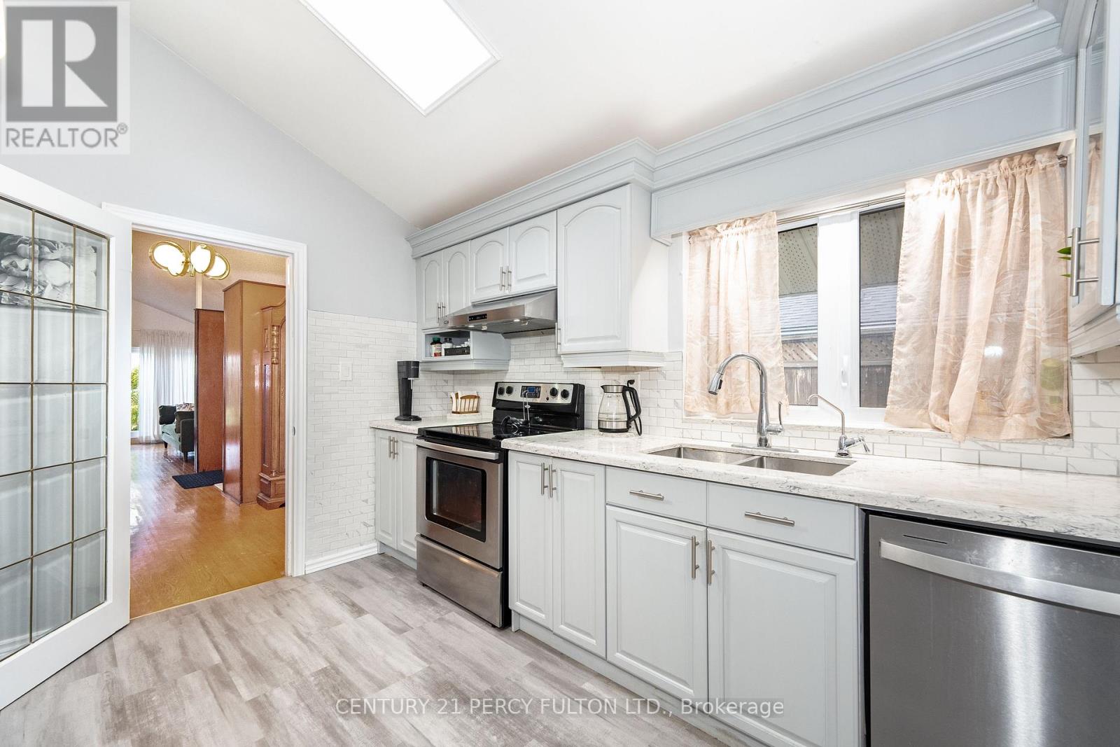 67 Orton Park Road, Toronto, Ontario  M1G 3G7 - Photo 8 - E12428626