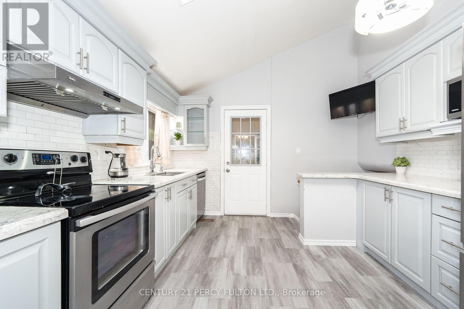 67 Orton Park Road, Toronto, Ontario  M1G 3G7 - Photo 9 - E12428626