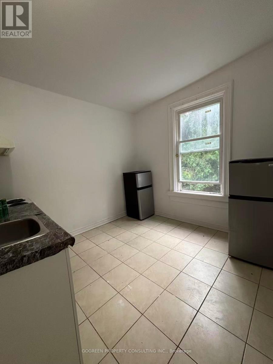 182 Boulton Avenue, Toronto, Ontario  M4M 2J9 - Photo 15 - E12428651