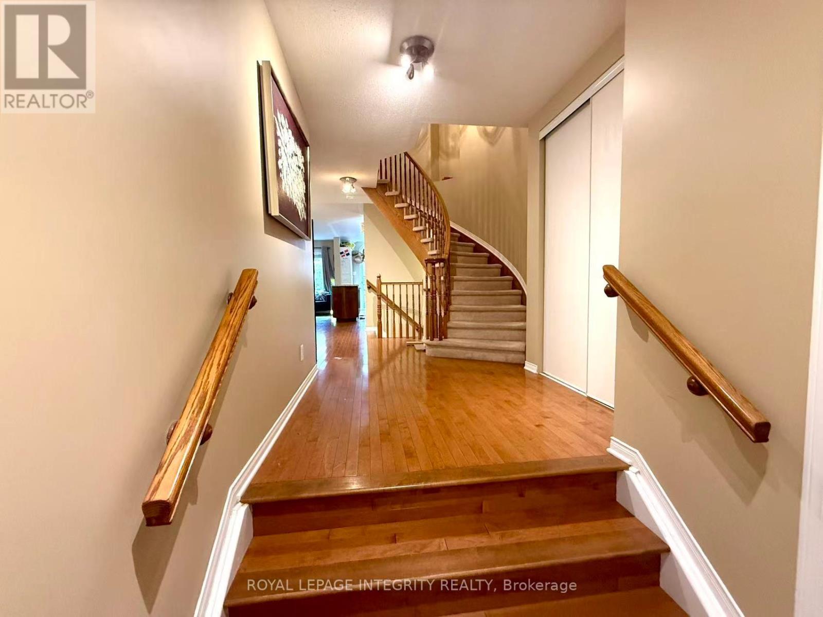 3 Ipswich Terrace, Ottawa, Ontario  K2K 3K4 - Photo 2 - X12428698