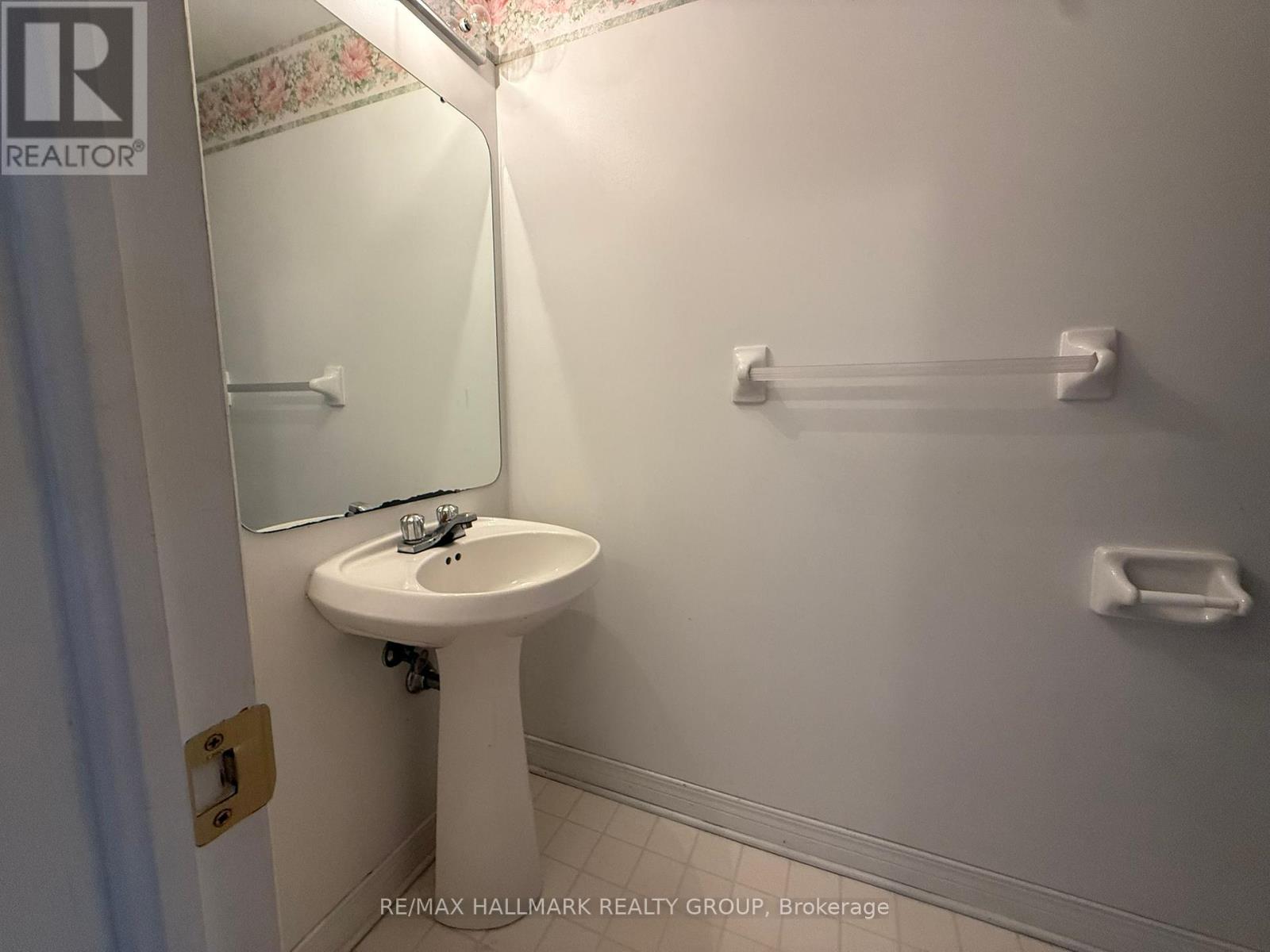 195 Blackdome Crescent, Ottawa, Ontario  K2T 1A6 - Photo 3 - X12428730