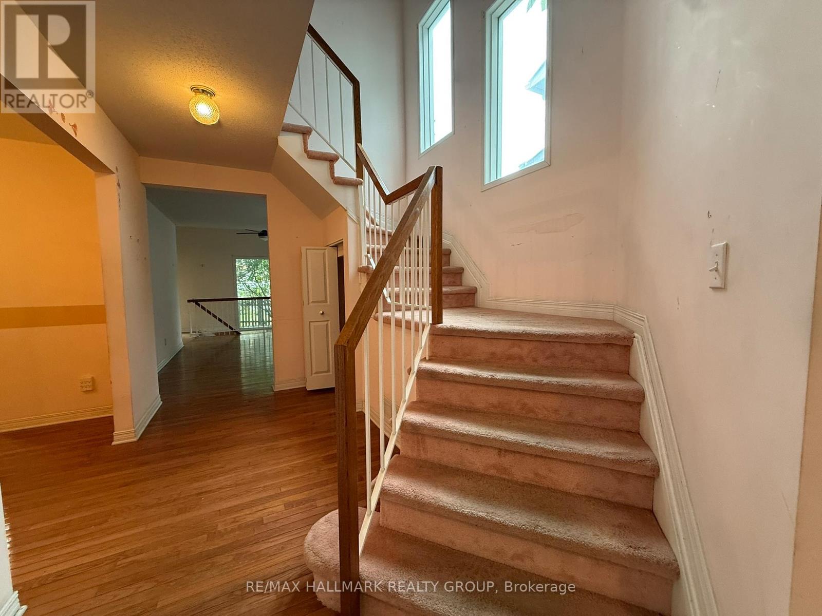195 Blackdome Crescent, Ottawa, Ontario  K2T 1A6 - Photo 4 - X12428730