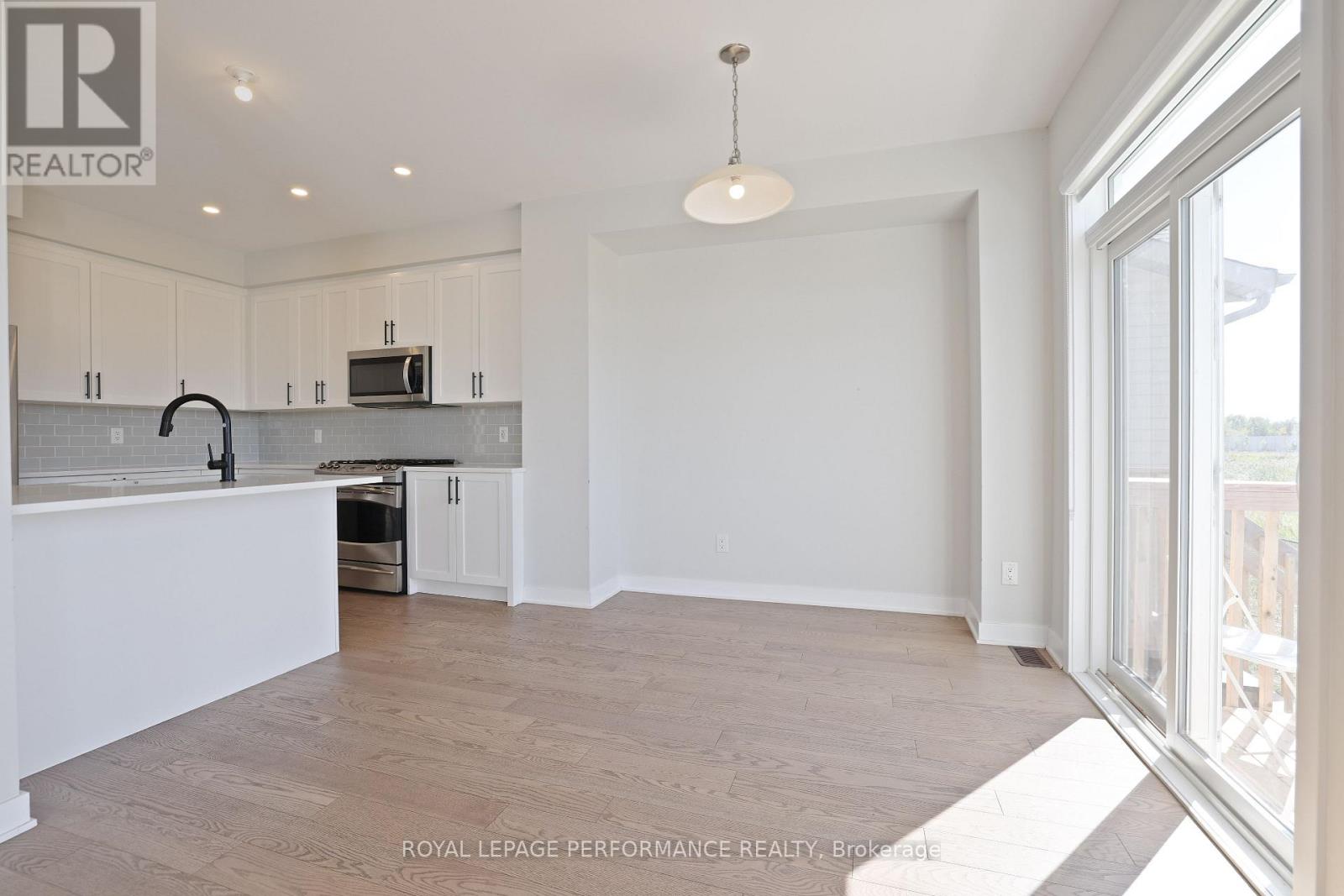 116 Main Halyard Lane, Ottawa, Ontario  K2J 7B6 - Photo 12 - X12428738