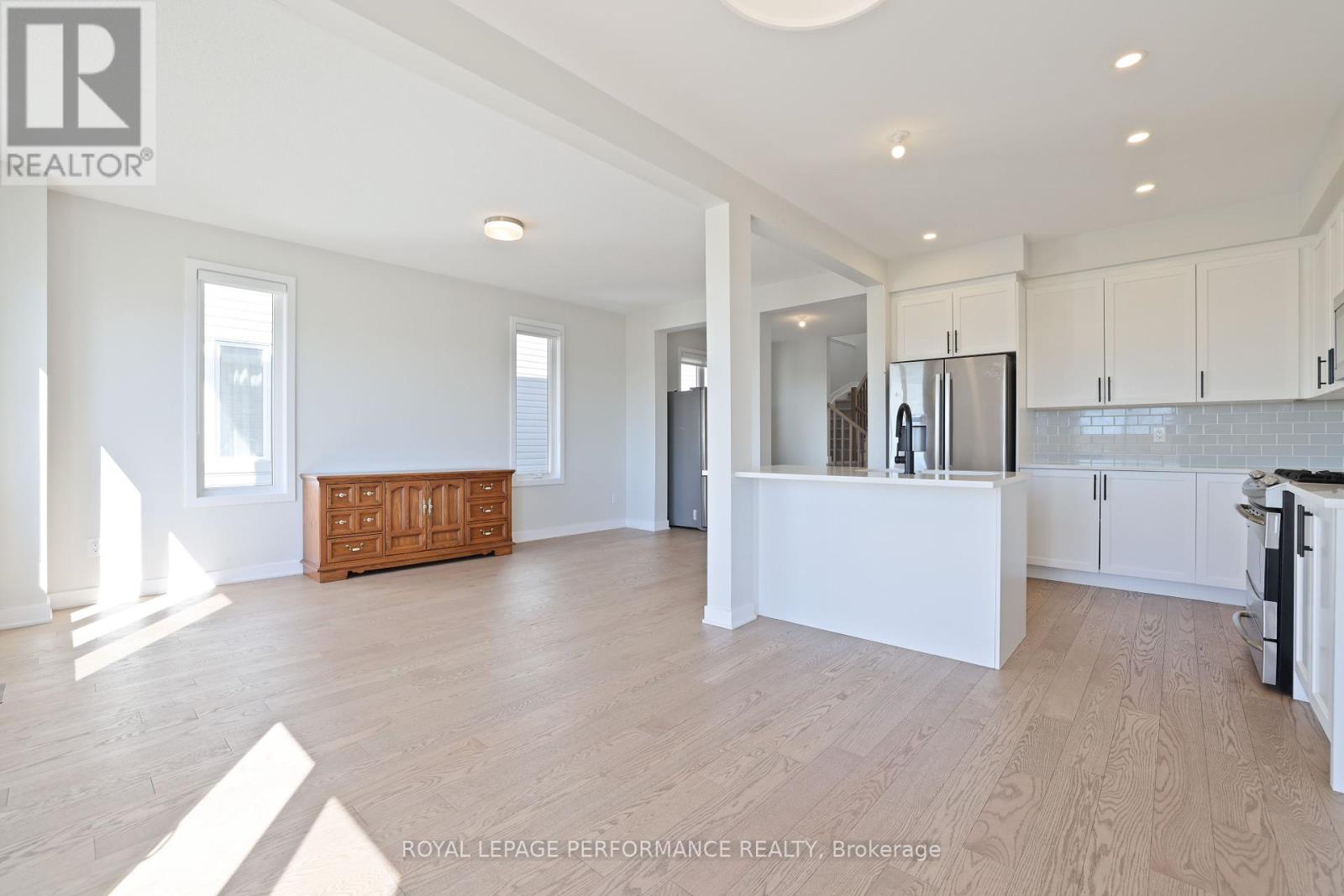 116 Main Halyard Lane, Ottawa, Ontario  K2J 7B6 - Photo 13 - X12428738