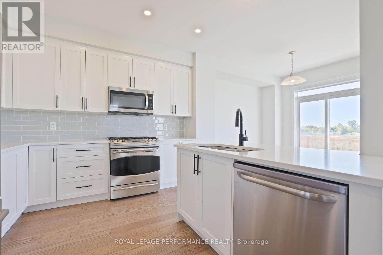116 Main Halyard Lane, Ottawa, Ontario  K2J 7B6 - Photo 15 - X12428738